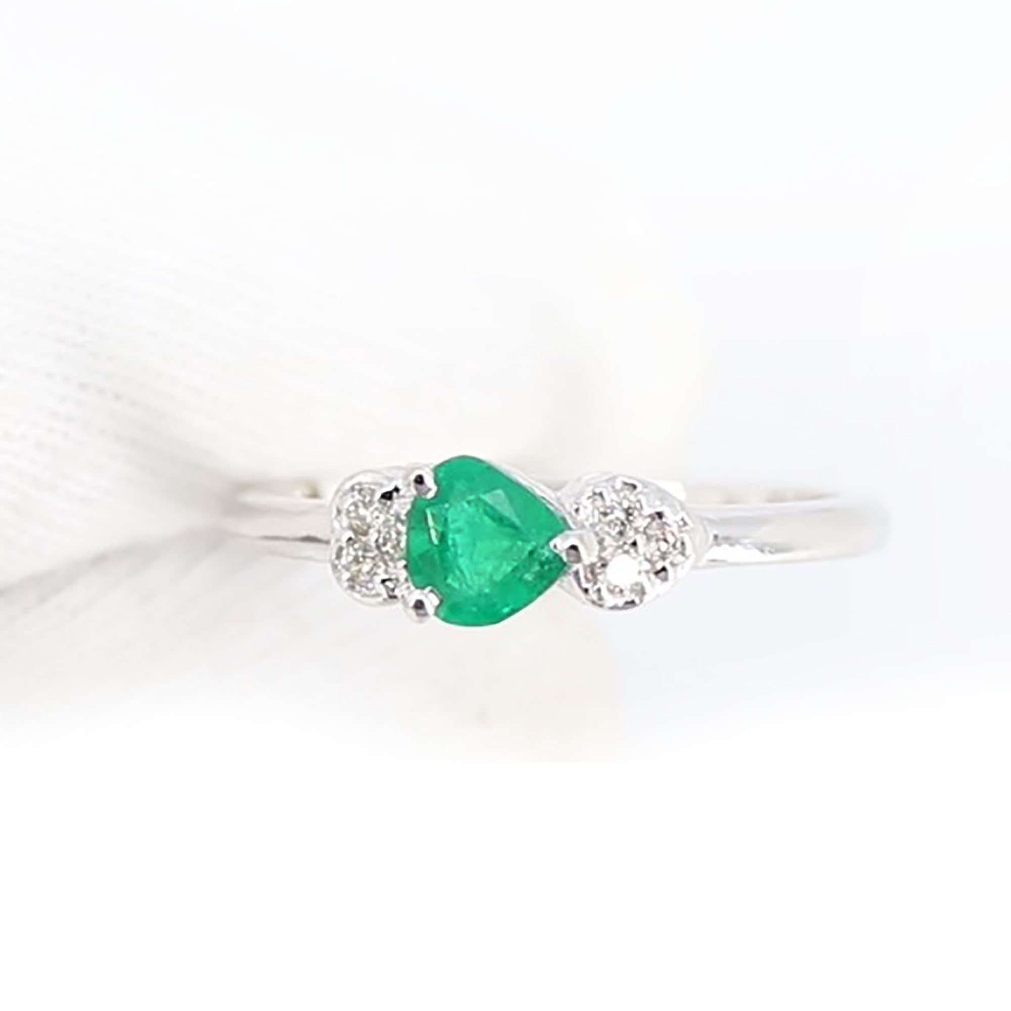 White Beautiful Ring 14K Gold