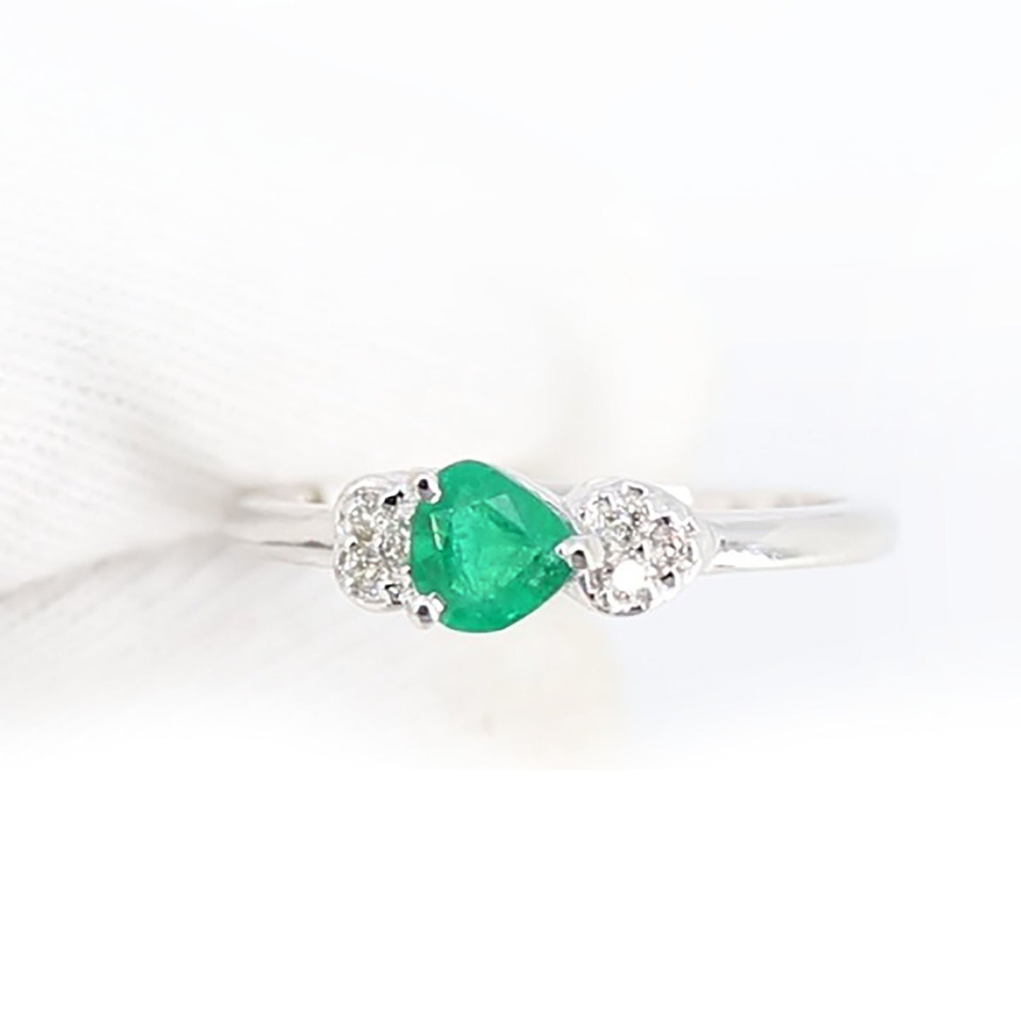 White Beautiful Ring 14K Gold