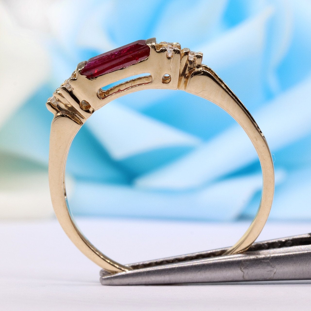 Beautiful Ring 14K Gold