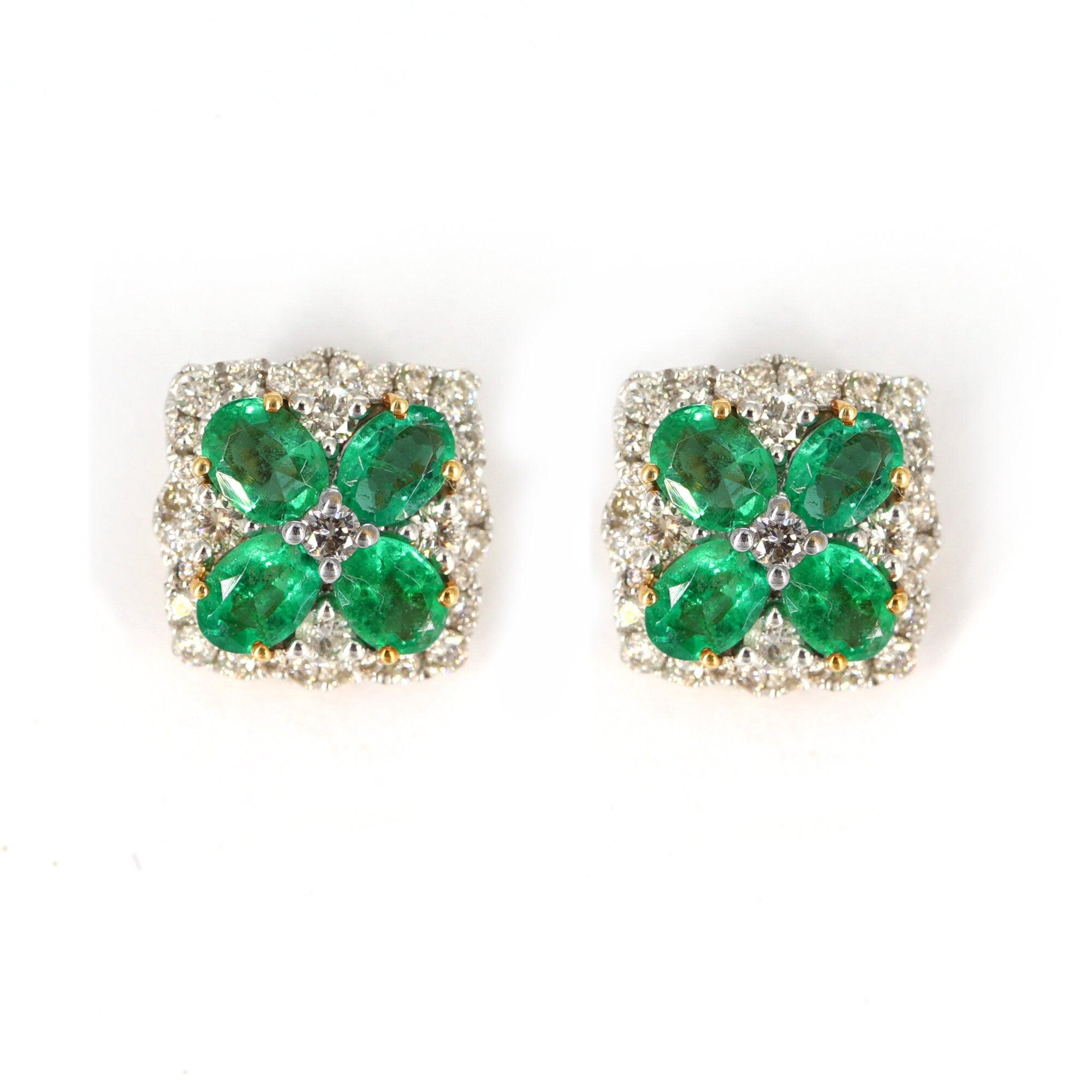 Oval Shape Emerald Stone Earring 18K Gold