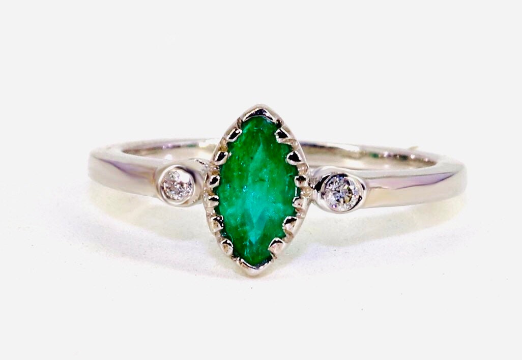 925 Sterling White Rhodium Beautiful Ring Gold