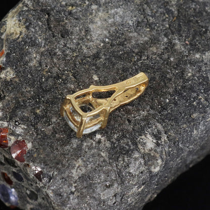 Dainty Pendant 14K Gold
