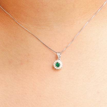 Emerald Jewelry : White Earring 18K Gold