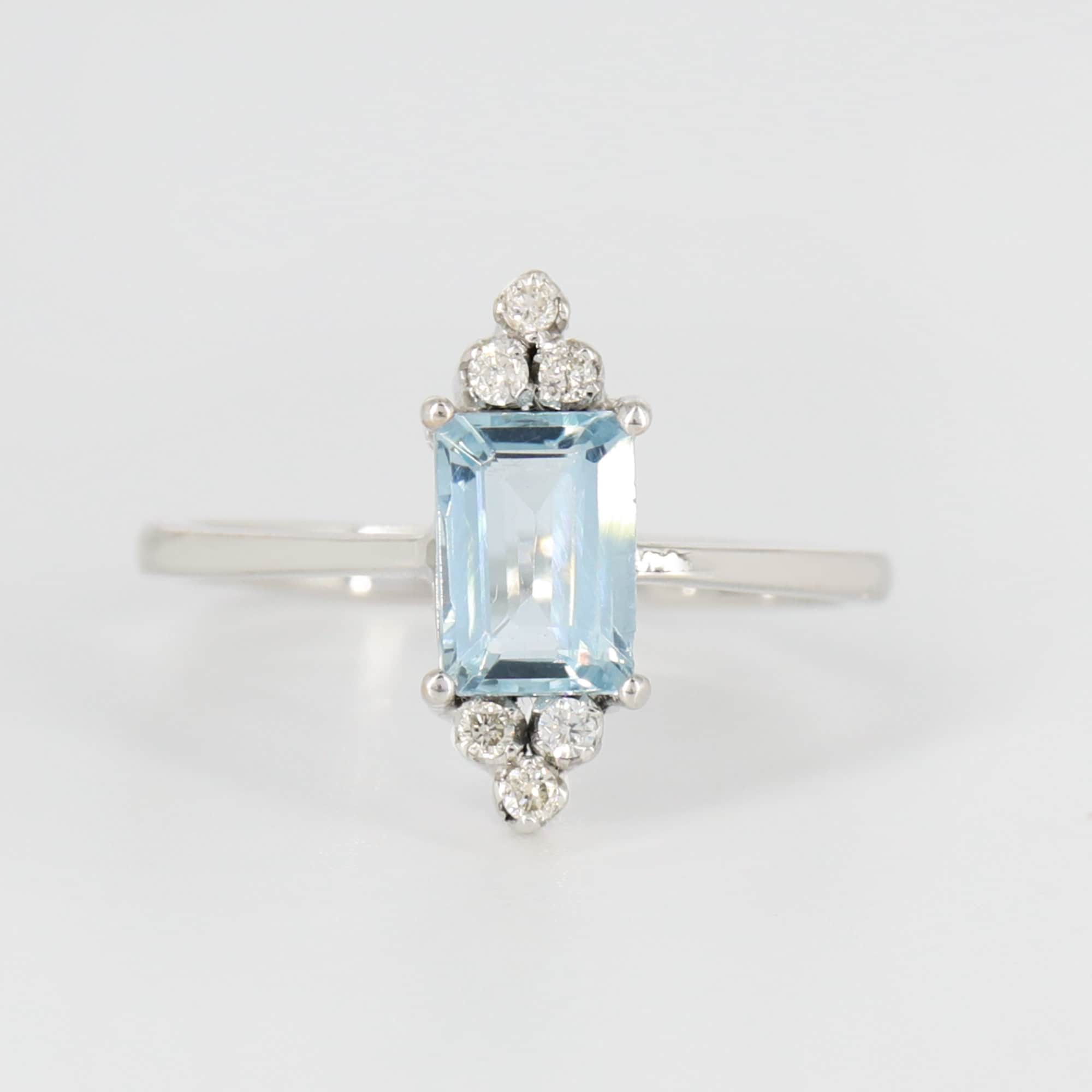 White Ring 18K Gold