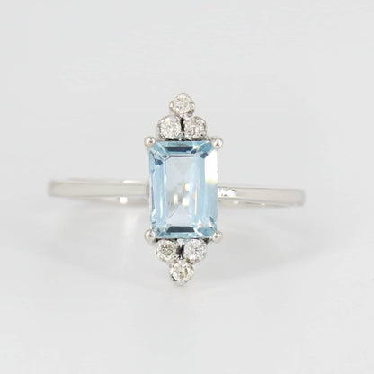 White Ring 18K Gold