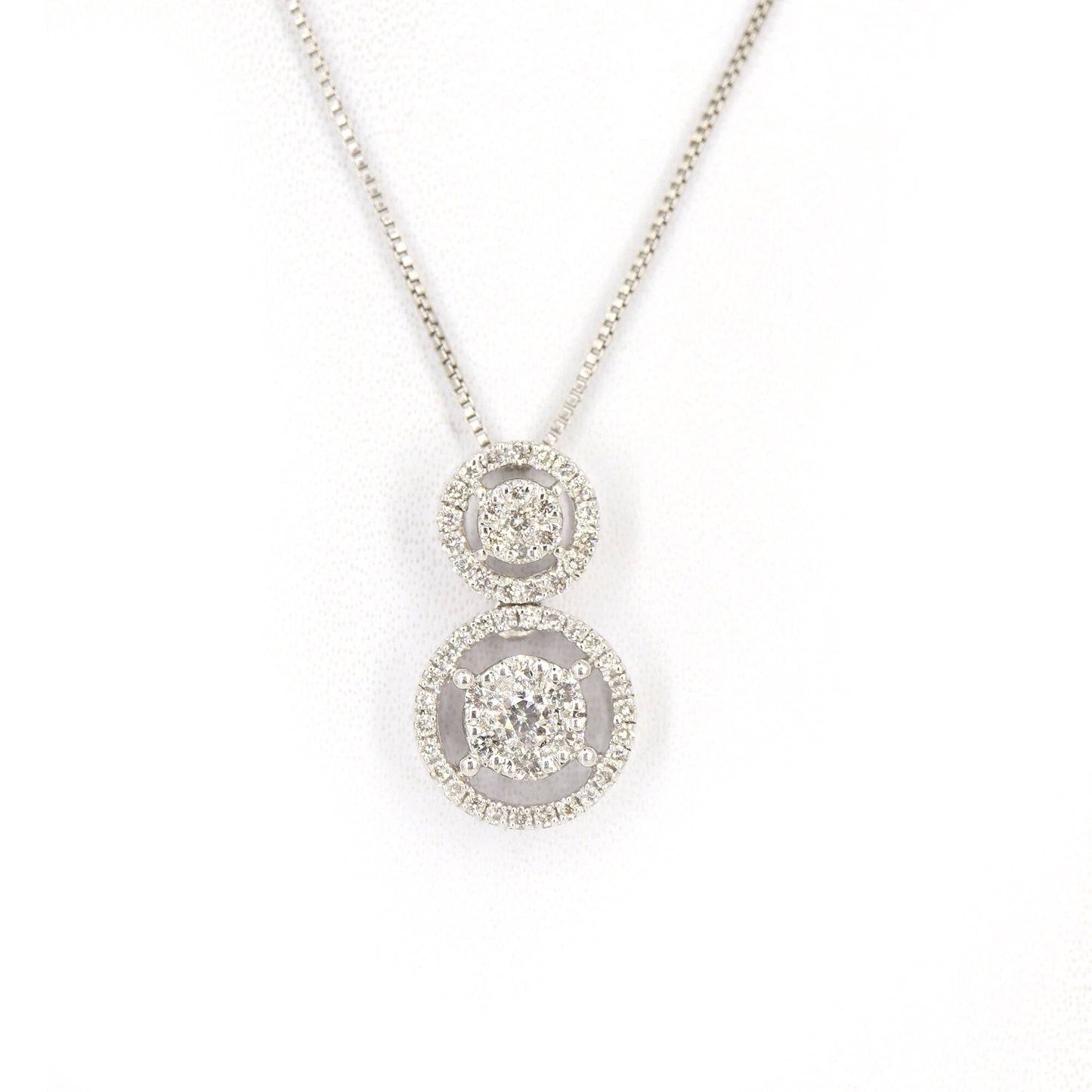 18Kt White Round Halo Pendant Gold