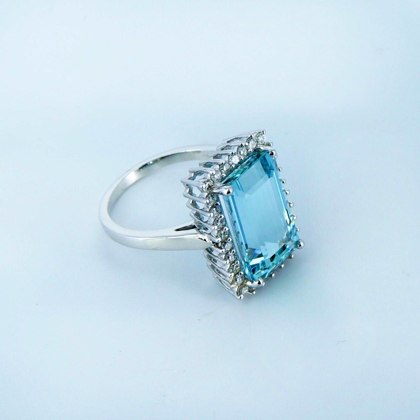 White Ring 14K Gold