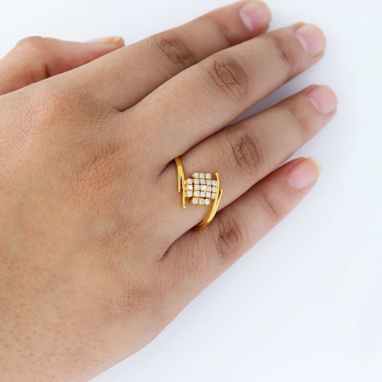 Elegant Real Ring 18K Gold