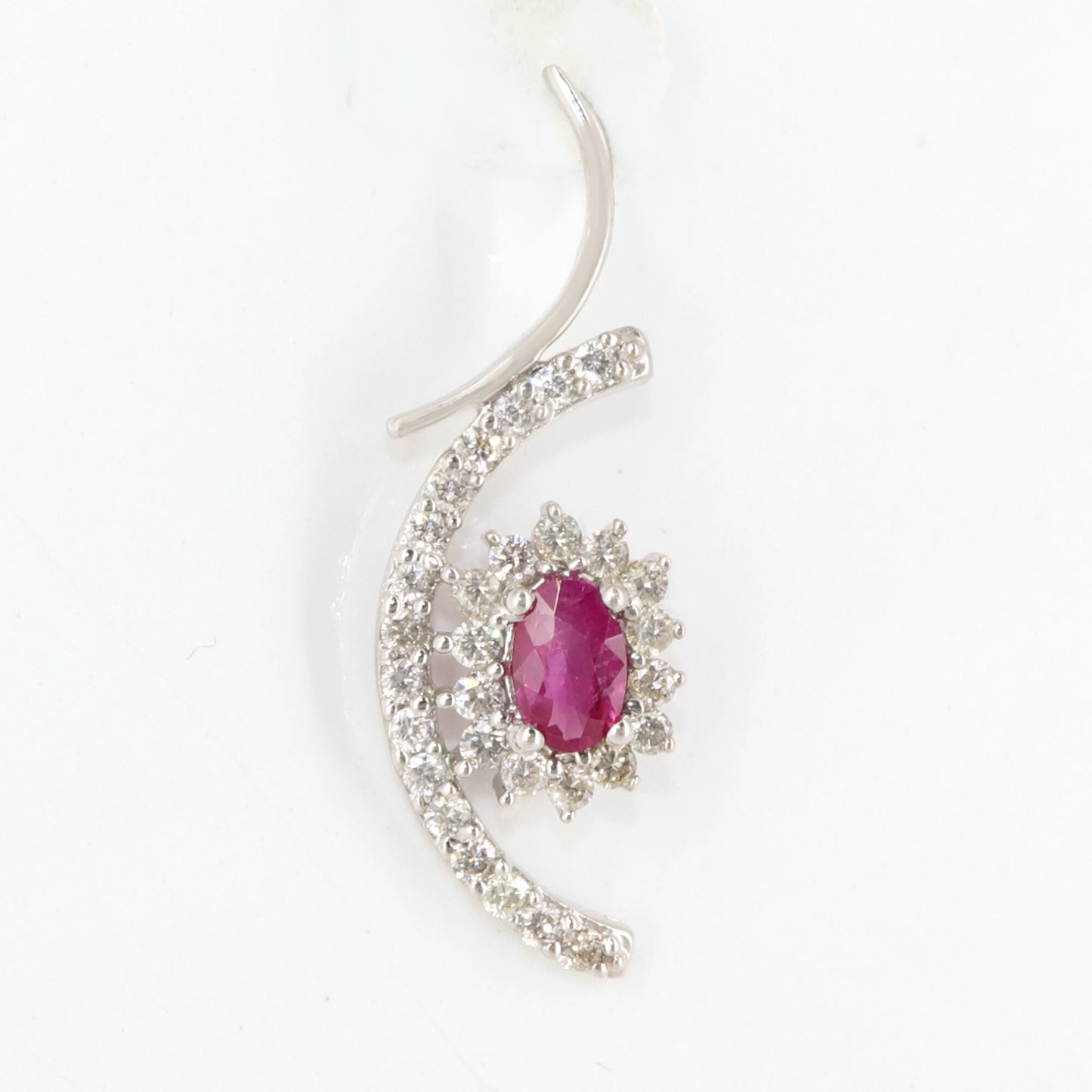 White Pendant 18K Gold