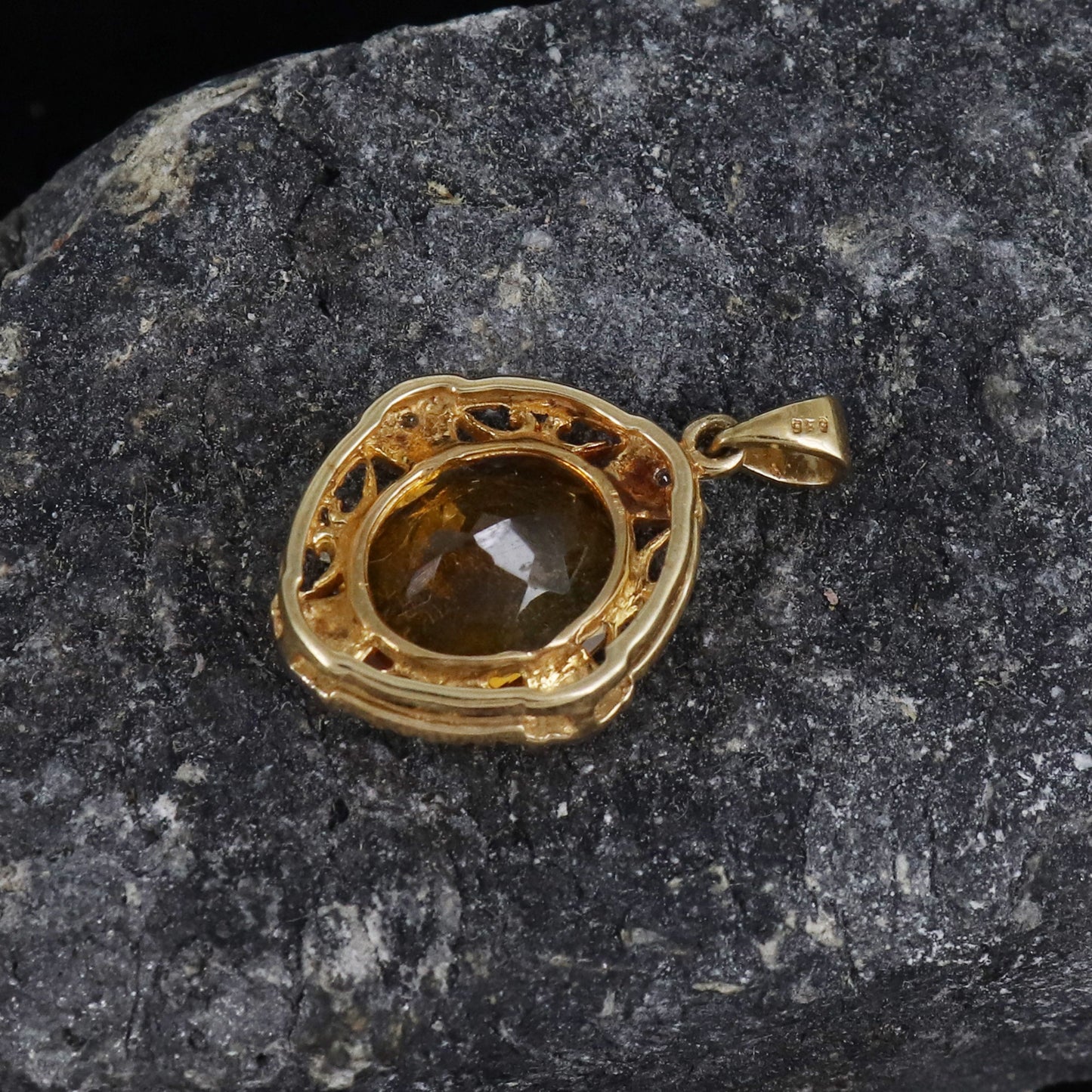 November Pendant 14K Gold