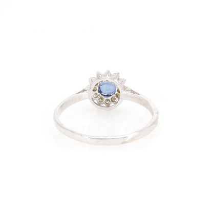 White Elegant Ring 18K Gold