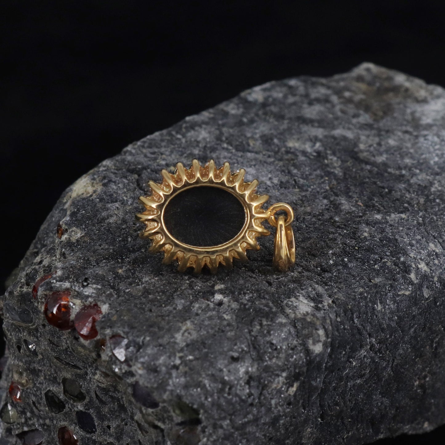 Halo Pendant 14K Gold