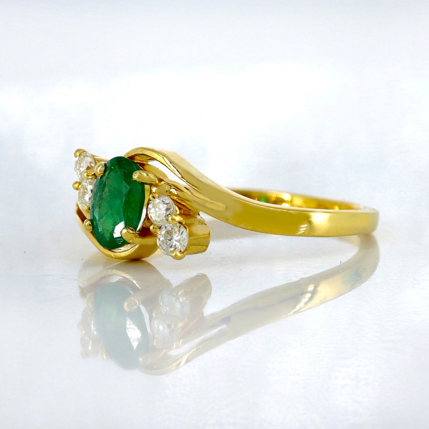 Beautiful Ring 18K Gold