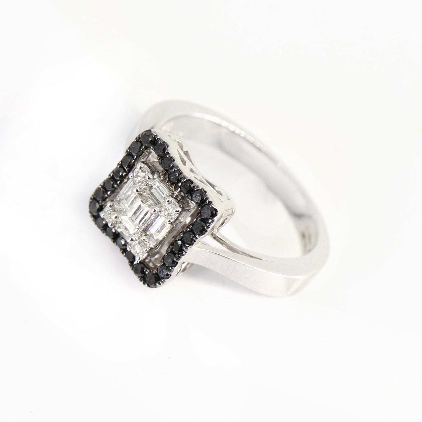 Engagement Ring 18K Gold