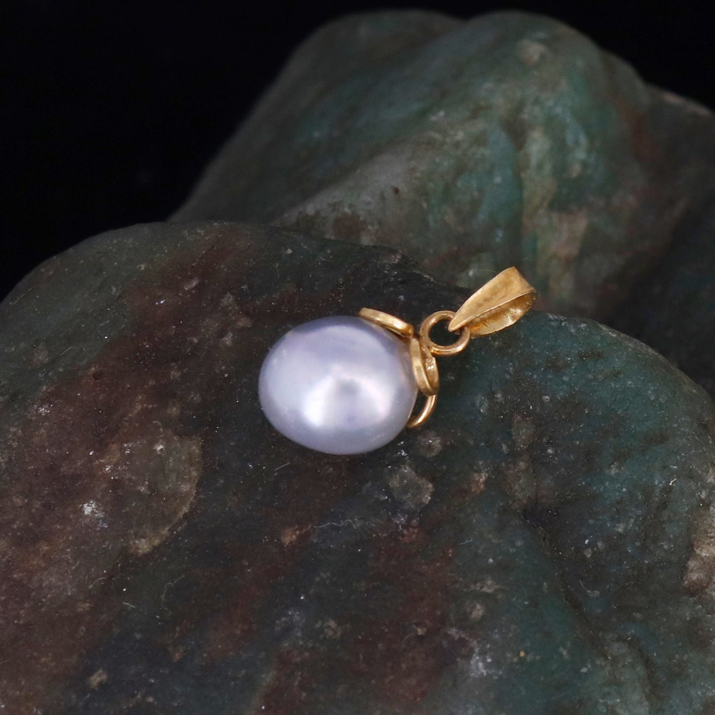Grey Pearl Pendant 18K Gold