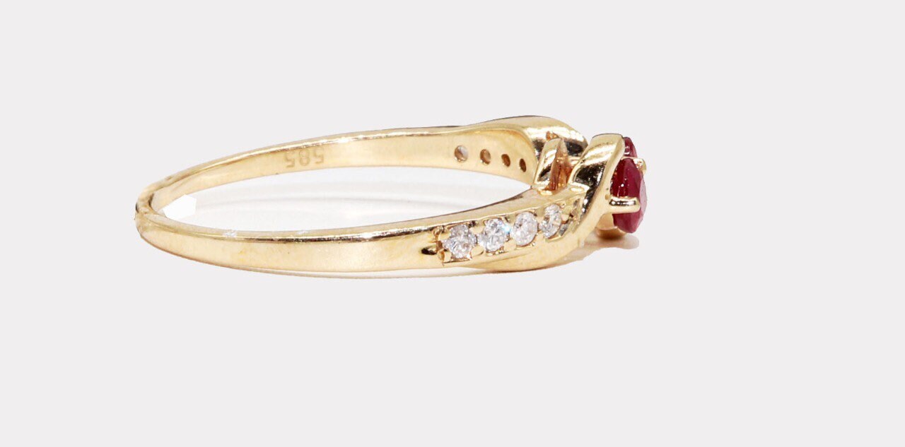 Beautiful Ring 14K Gold