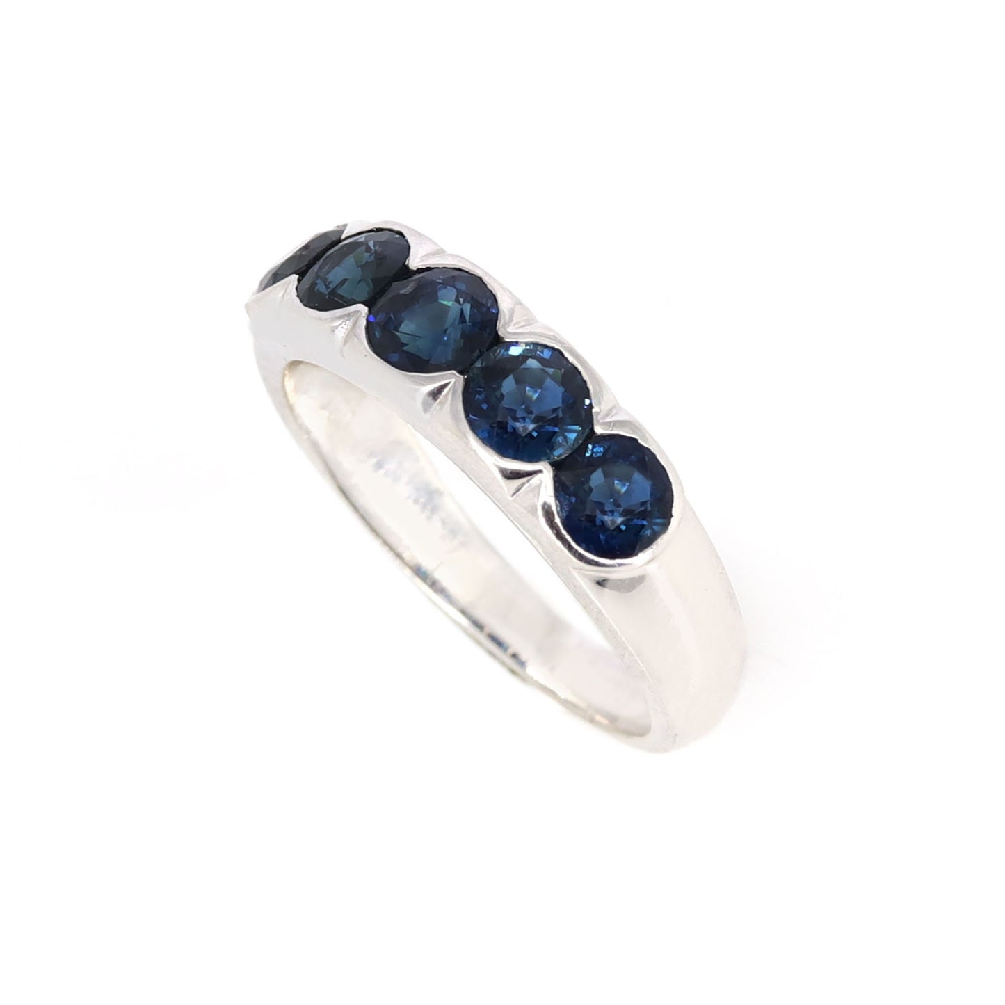 Vintage White Ring 18K Gold