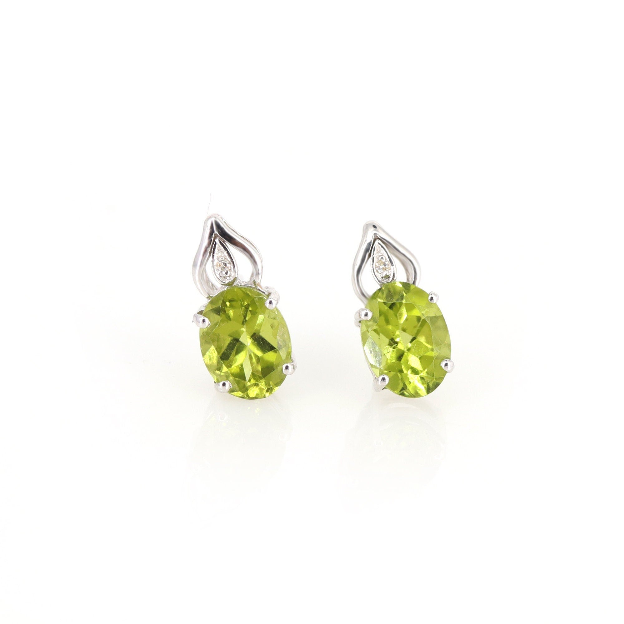 White Studs Peridot Birthday Oval Cut Peridot Green Gemstone Earring 14K Gold