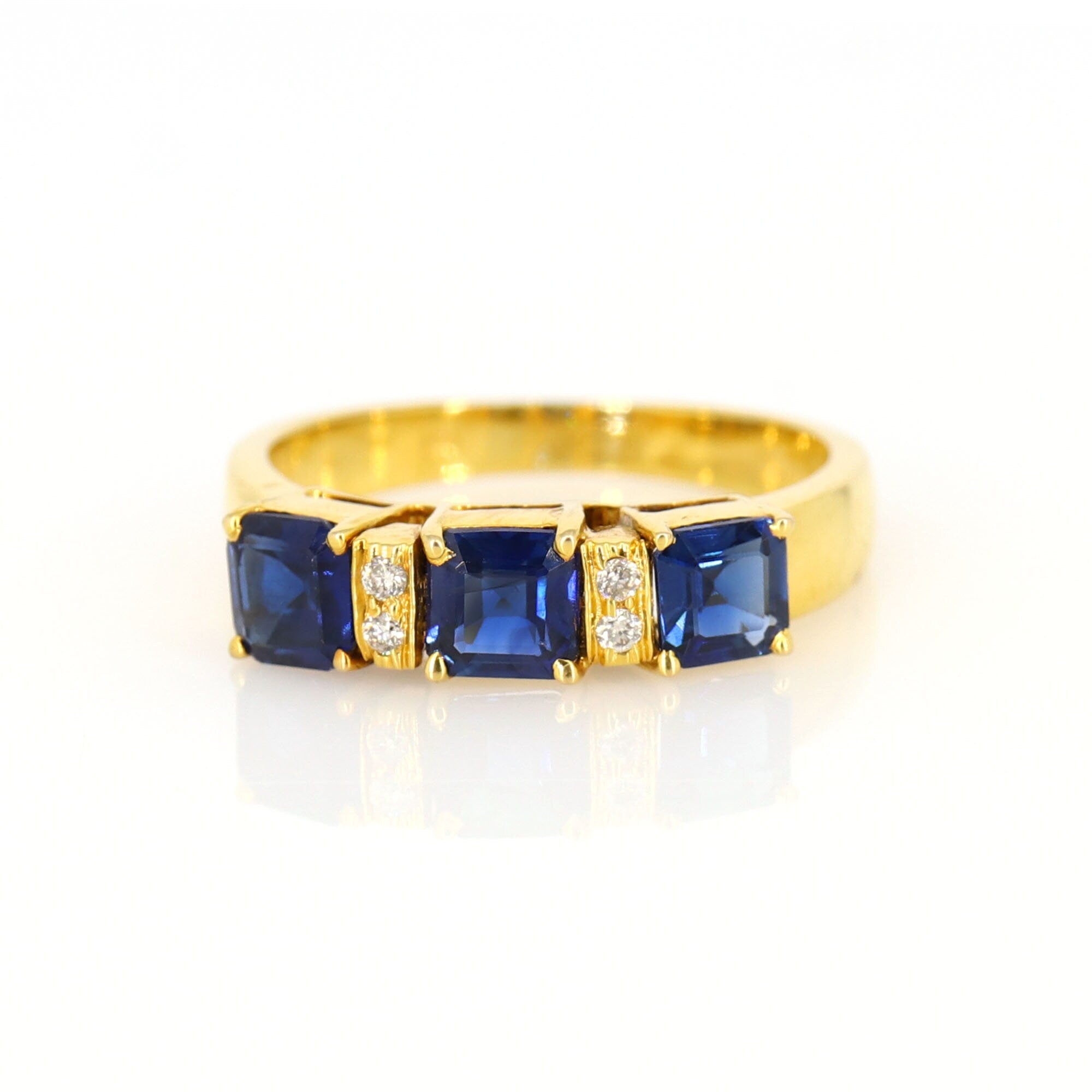 Sapphire Ring 18K Gold