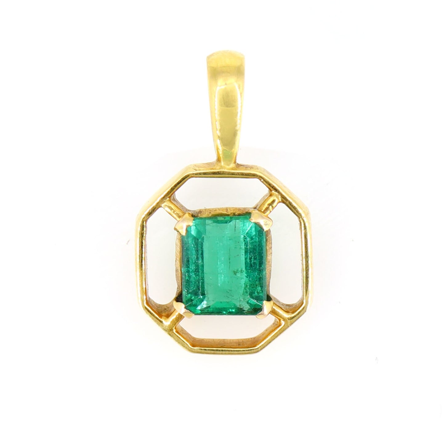 Nice Color Quality Emerald Gemstone Pendant 18K Gold