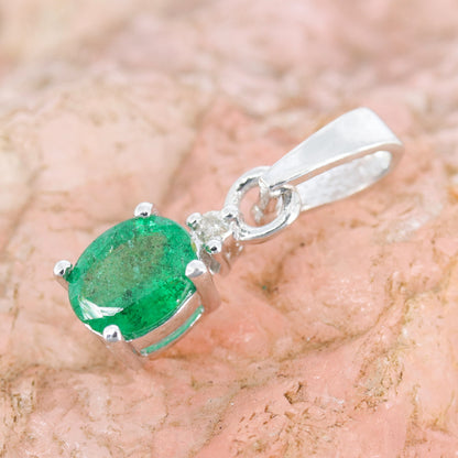 Oval Emerald Necklace Silver