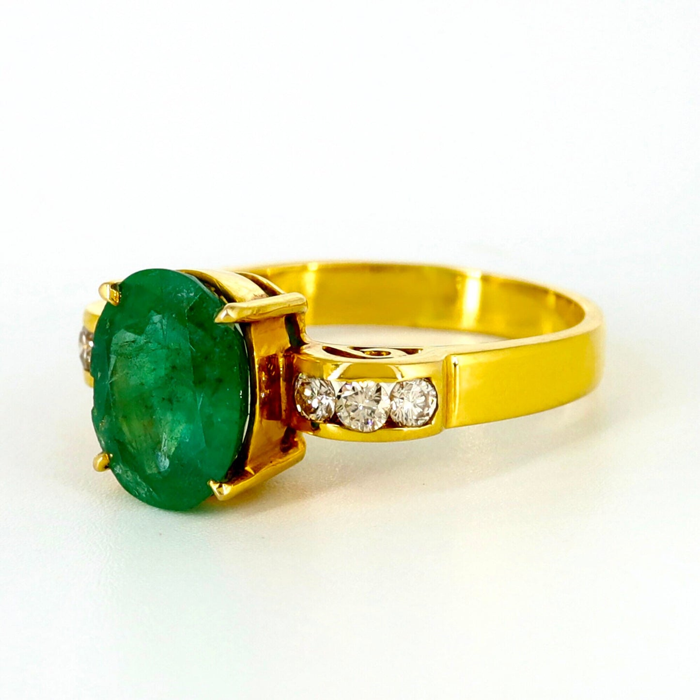 Beautiful Ring 18K Gold
