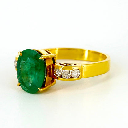 Beautiful Ring 18K Gold