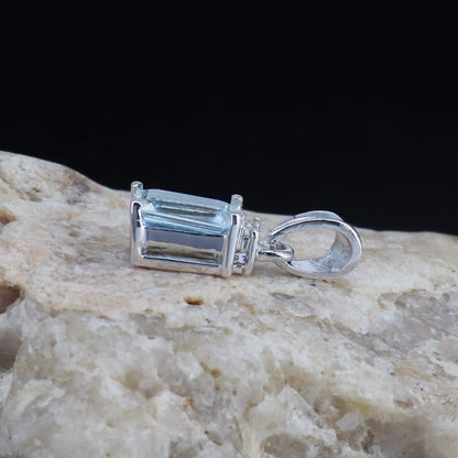 Handmade Jewellery White Aquamarine Pendant 14K Gold