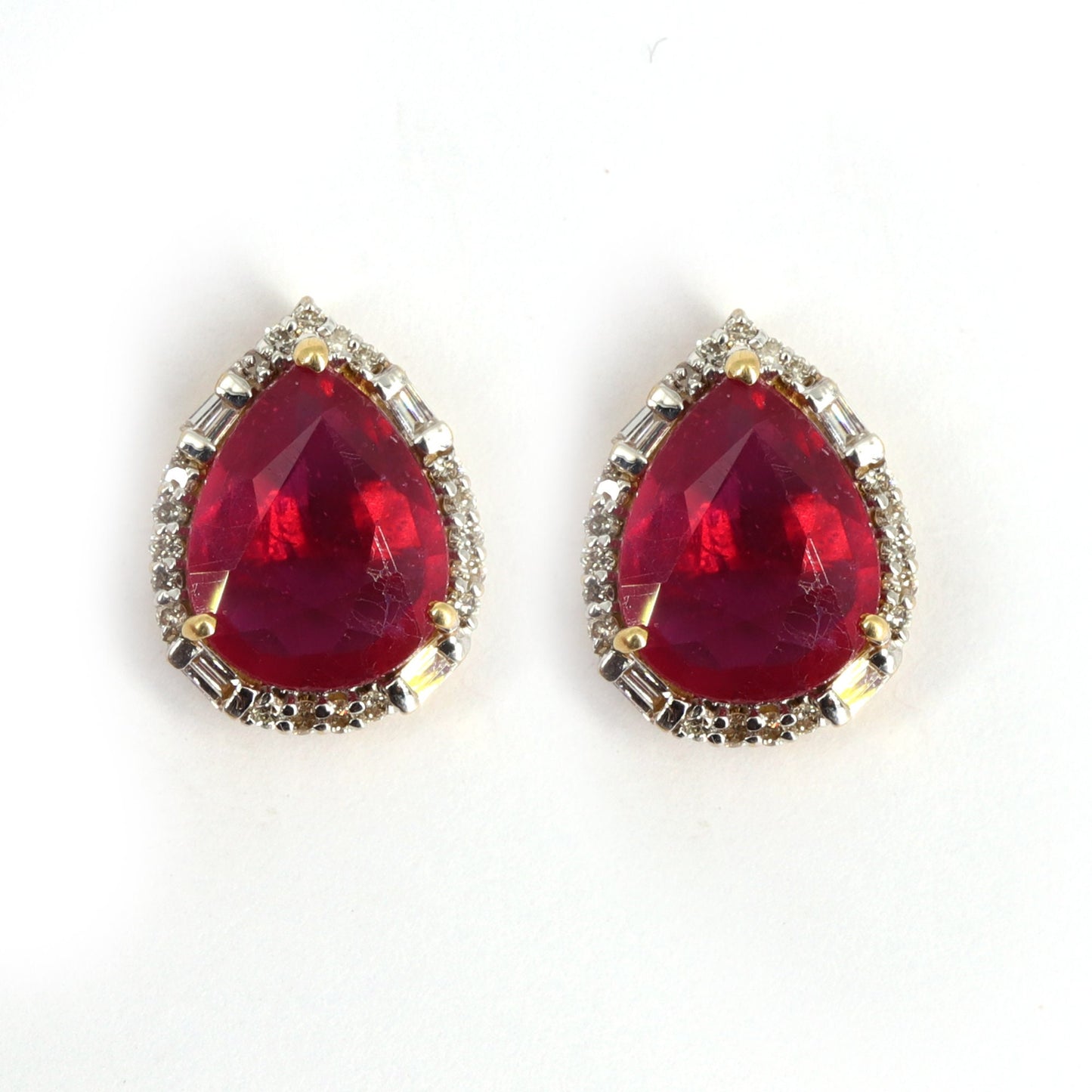 Beautiful Dark Tone Red Ruby Gemstone Studs Yellow Earring 18K Gold