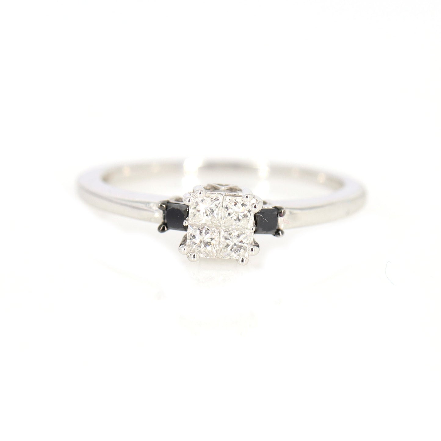 White Ring 18K Gold