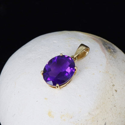 Oval Cut Amethyst Amethyst Charming Pendant 14K Gold