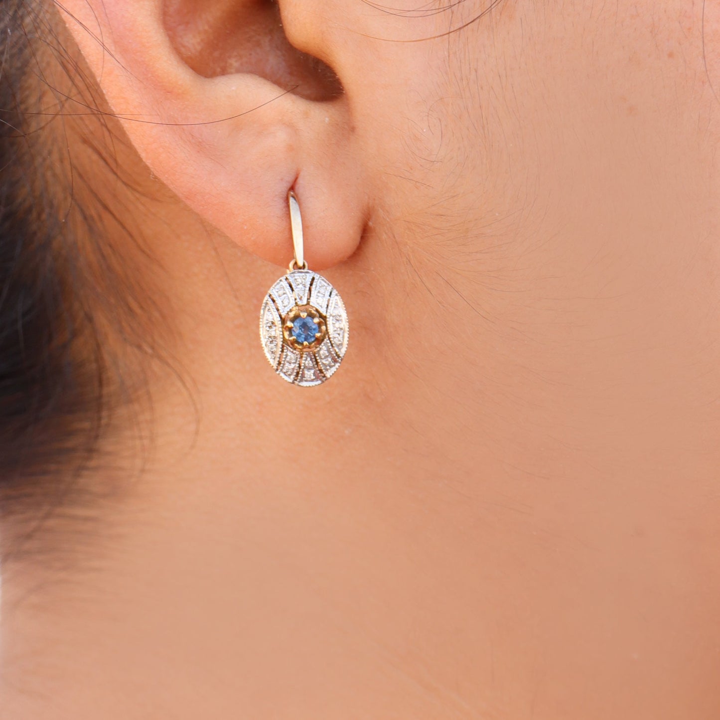 Antique Dangling Earring Gold