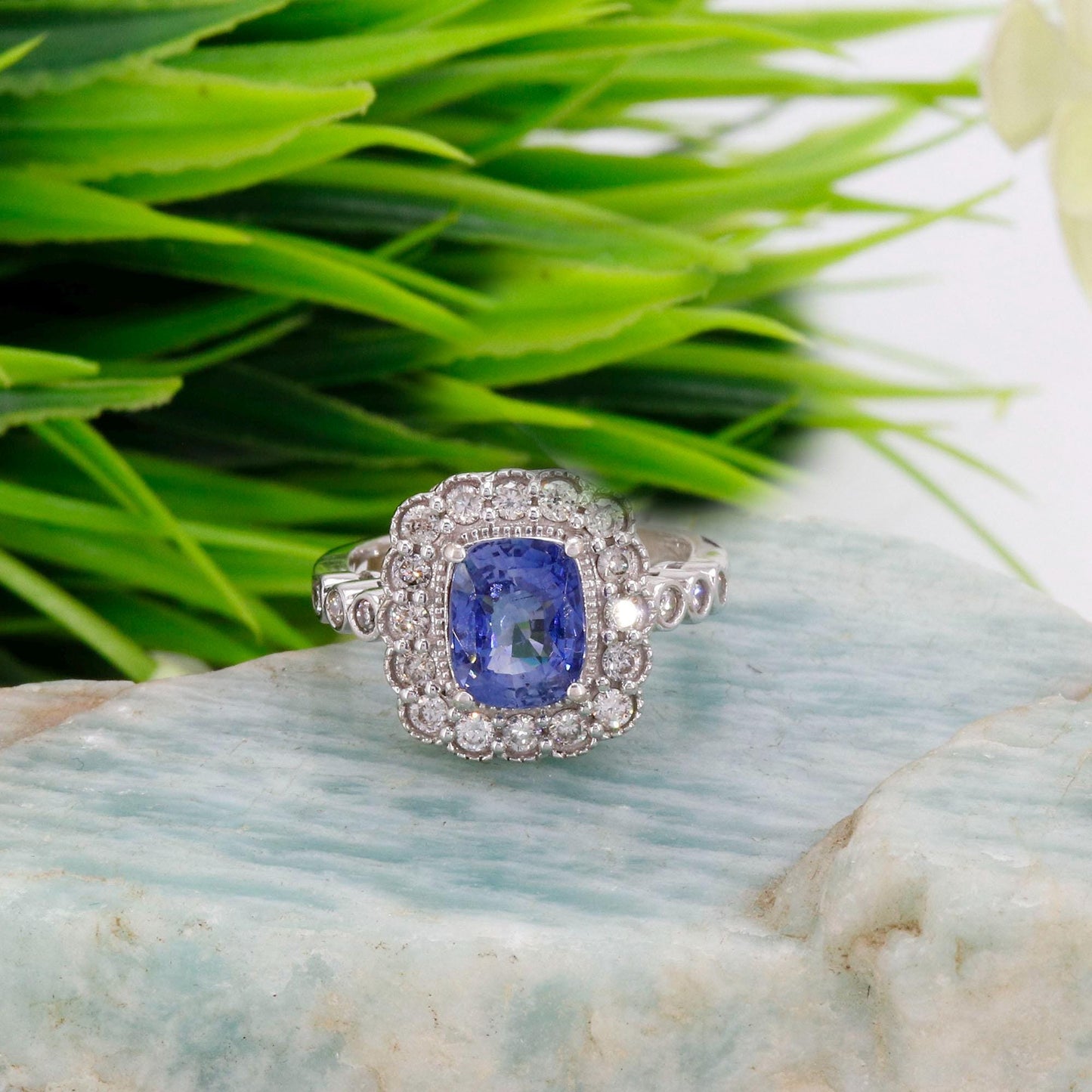 Elegant Sapphire Brilliant Cut Ring 14K Gold