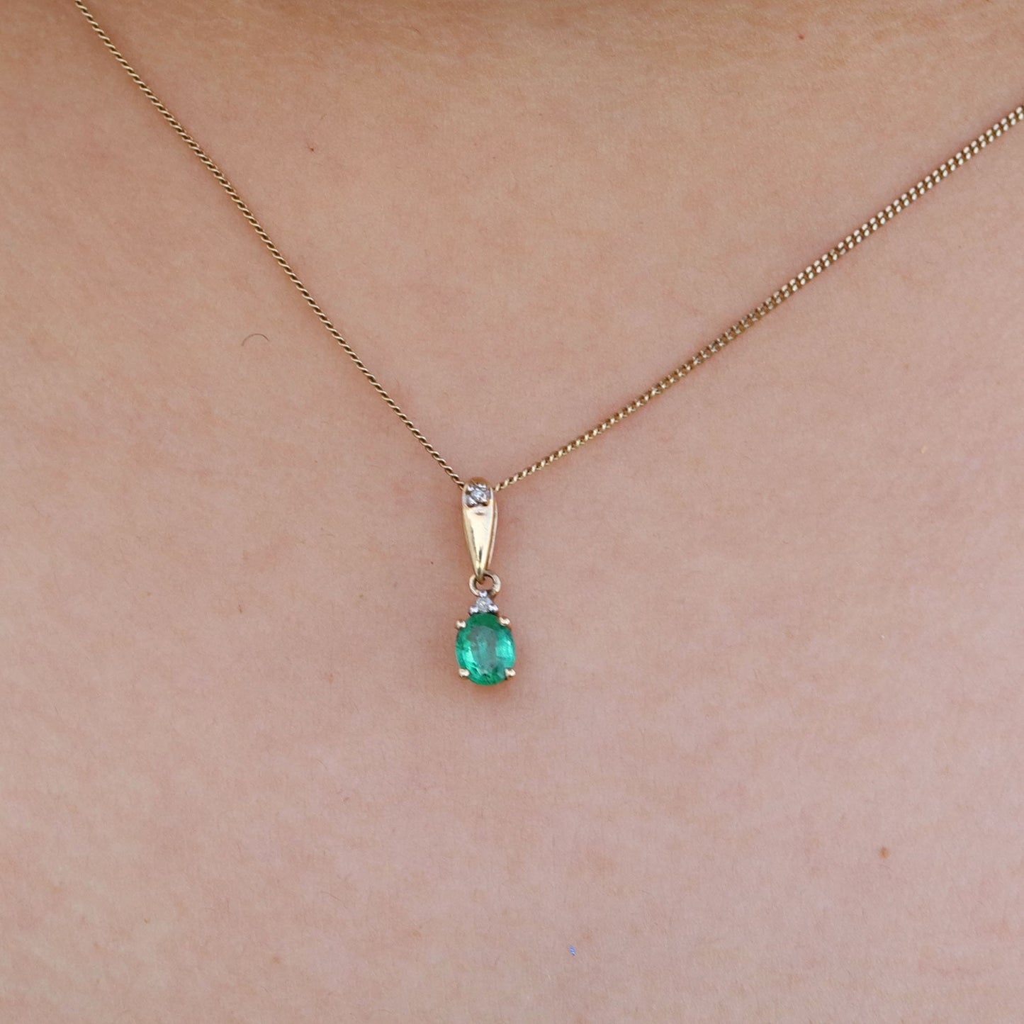 Minimalist Pendant 14K Gold