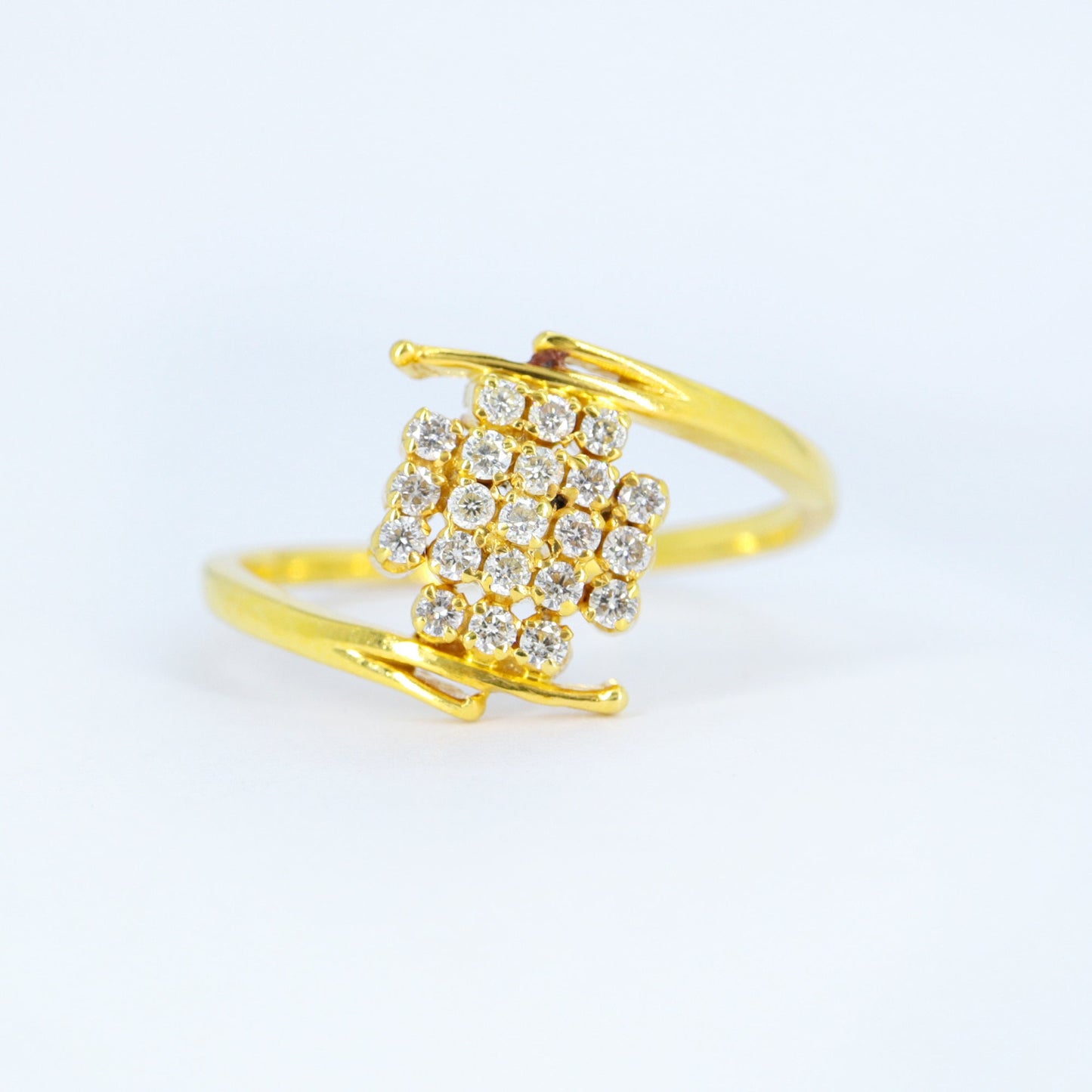 Elegant Real Ring 18K Gold
