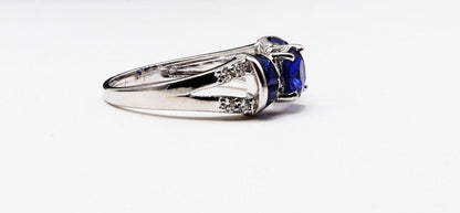 White Beautiful Ring 18K Gold