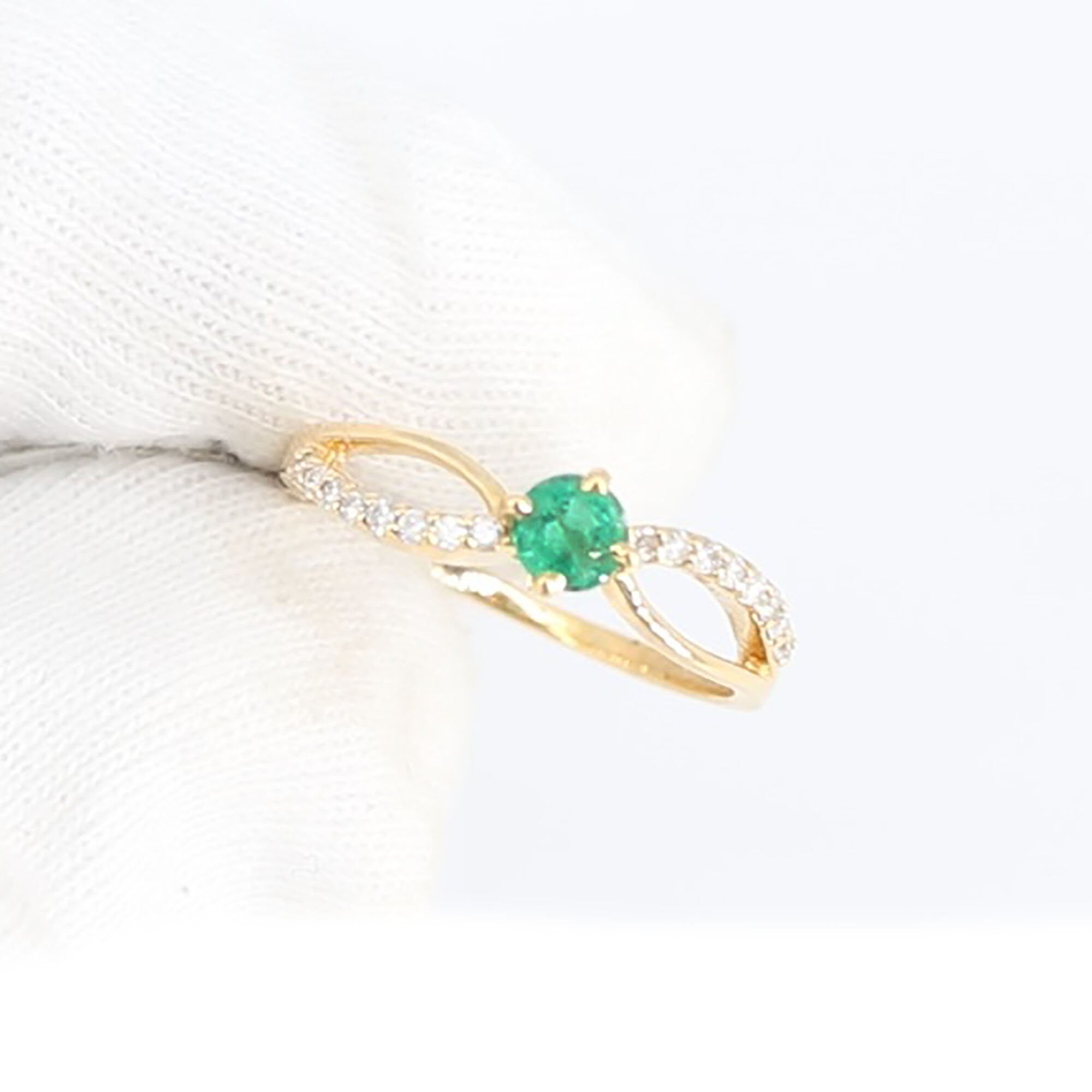Emerald Ring 14K Gold