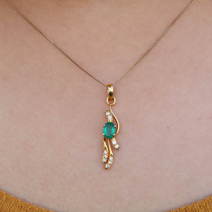 Unique Design Pendant 18K Gold