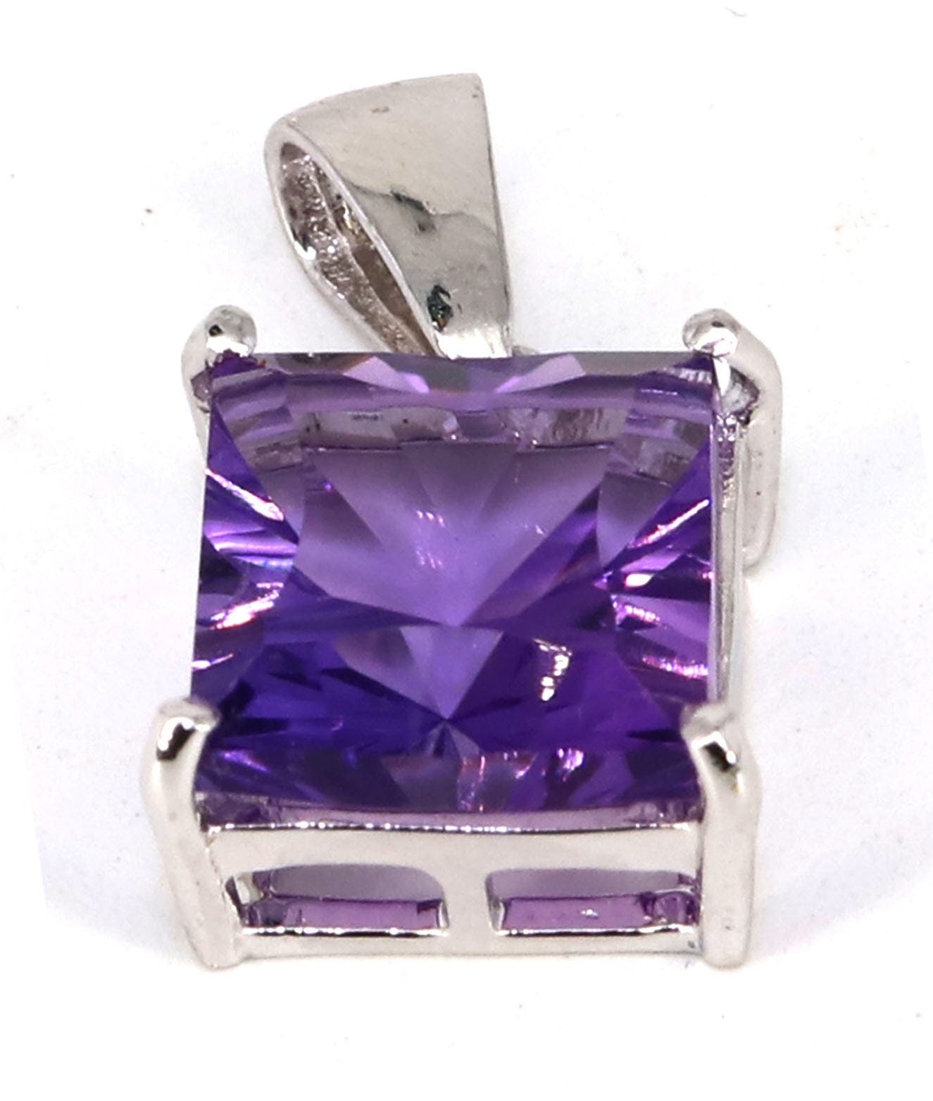 Amethyst White Pendent White Pendant 18K Gold