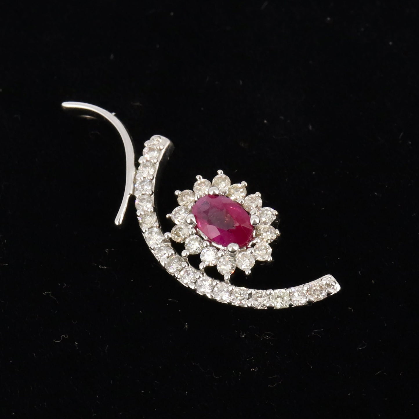 White Pendant 18K Gold