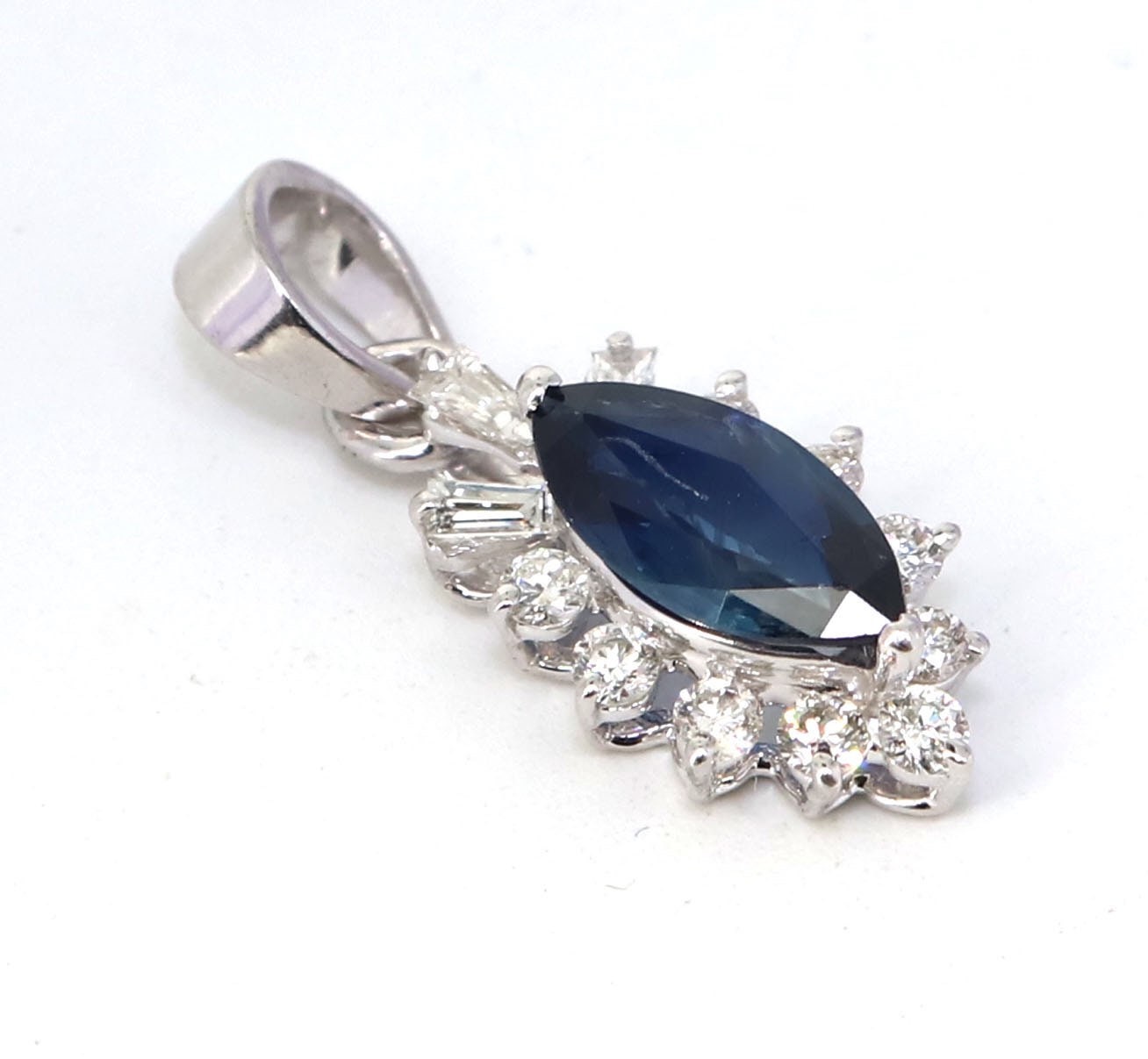 Blue Sapphire White Pendent White Pendant 18K Gold