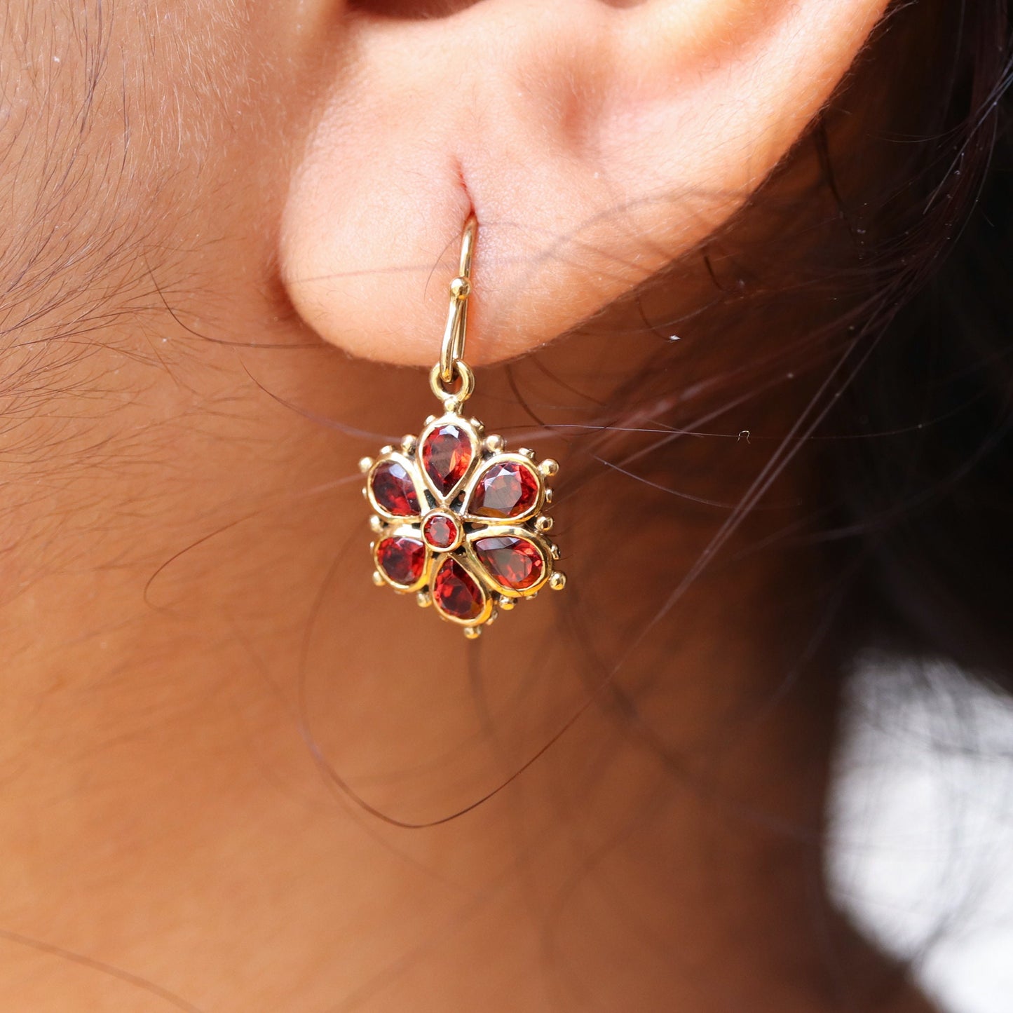 Pear Cut Garnet Earring Gold