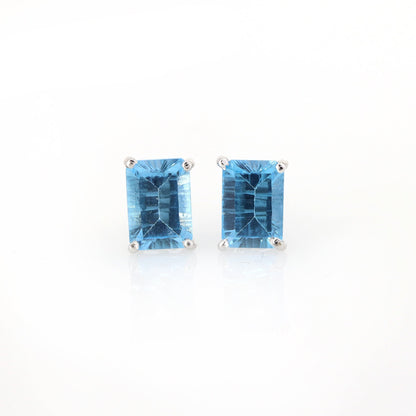 Blue Topaz Solitaire Stud Earring 18K Gold