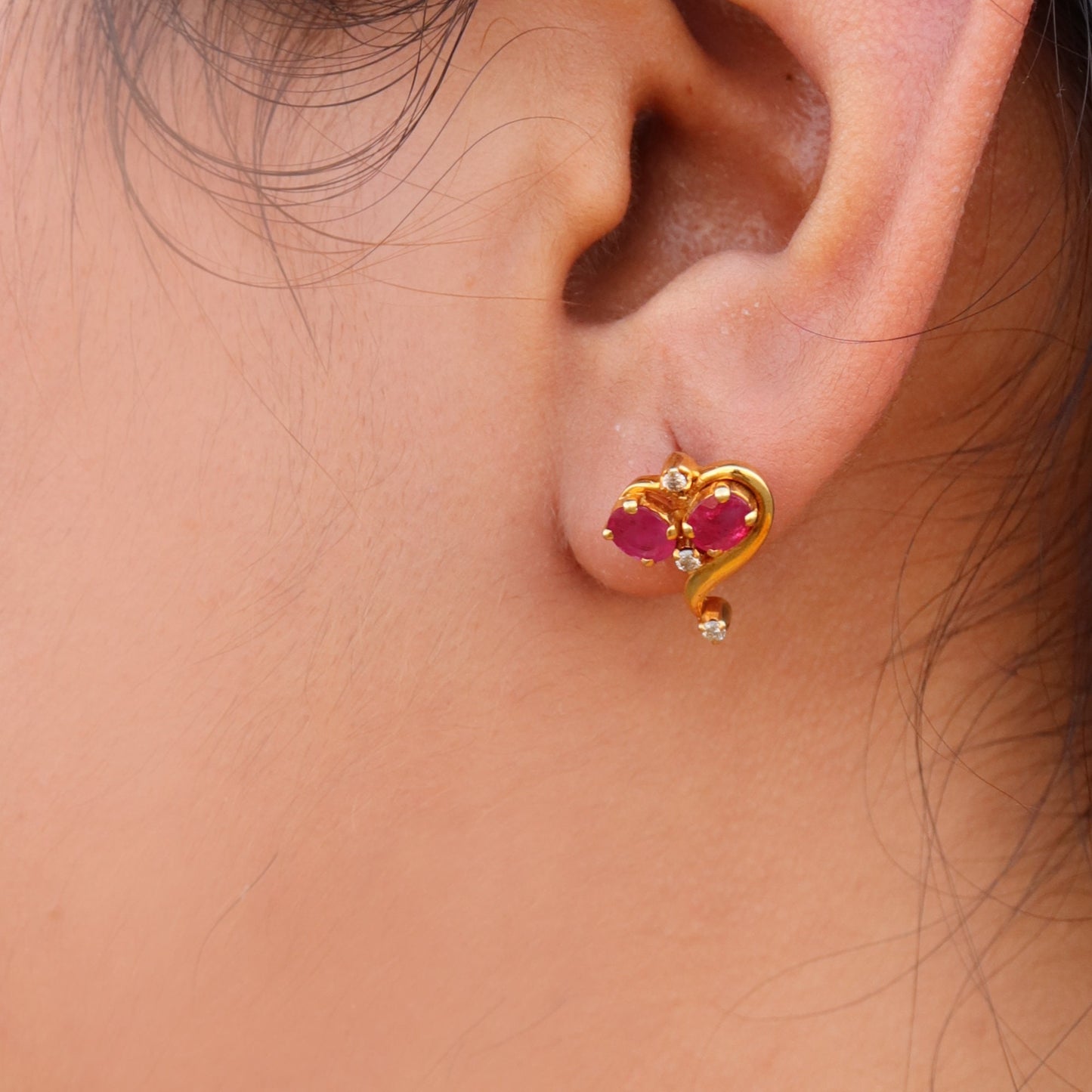 Heart Shape Earring 18K Gold