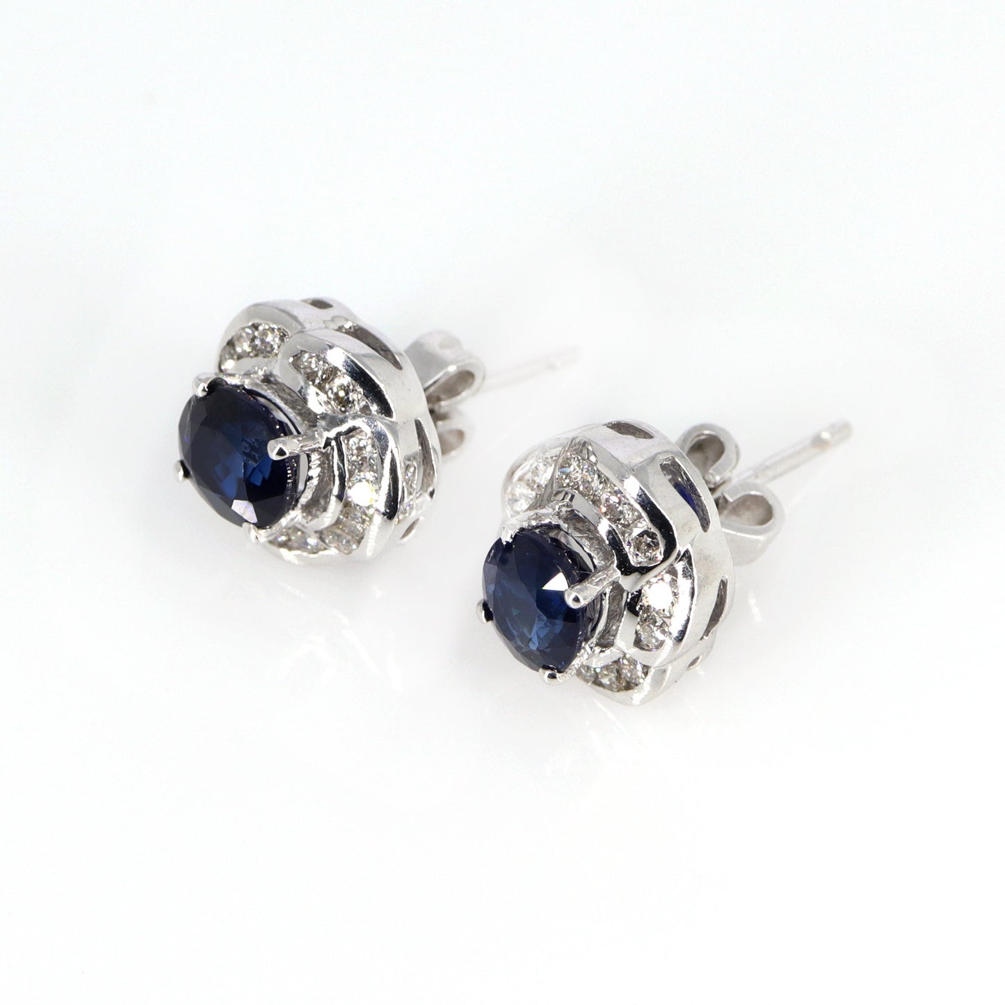 Ceylon Blue Sapphire Stud Earring 18K Gold