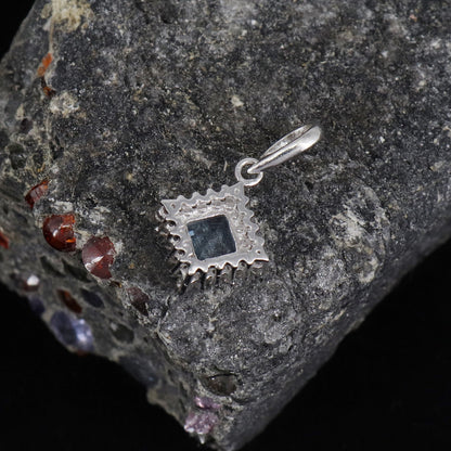 Cluster Pendant 14K Gold
