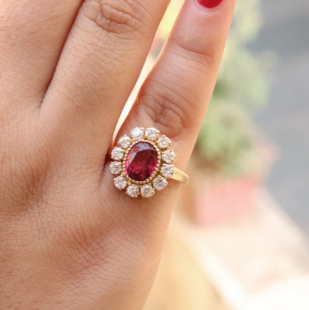 Vintage Style Spinel & Ring Gold