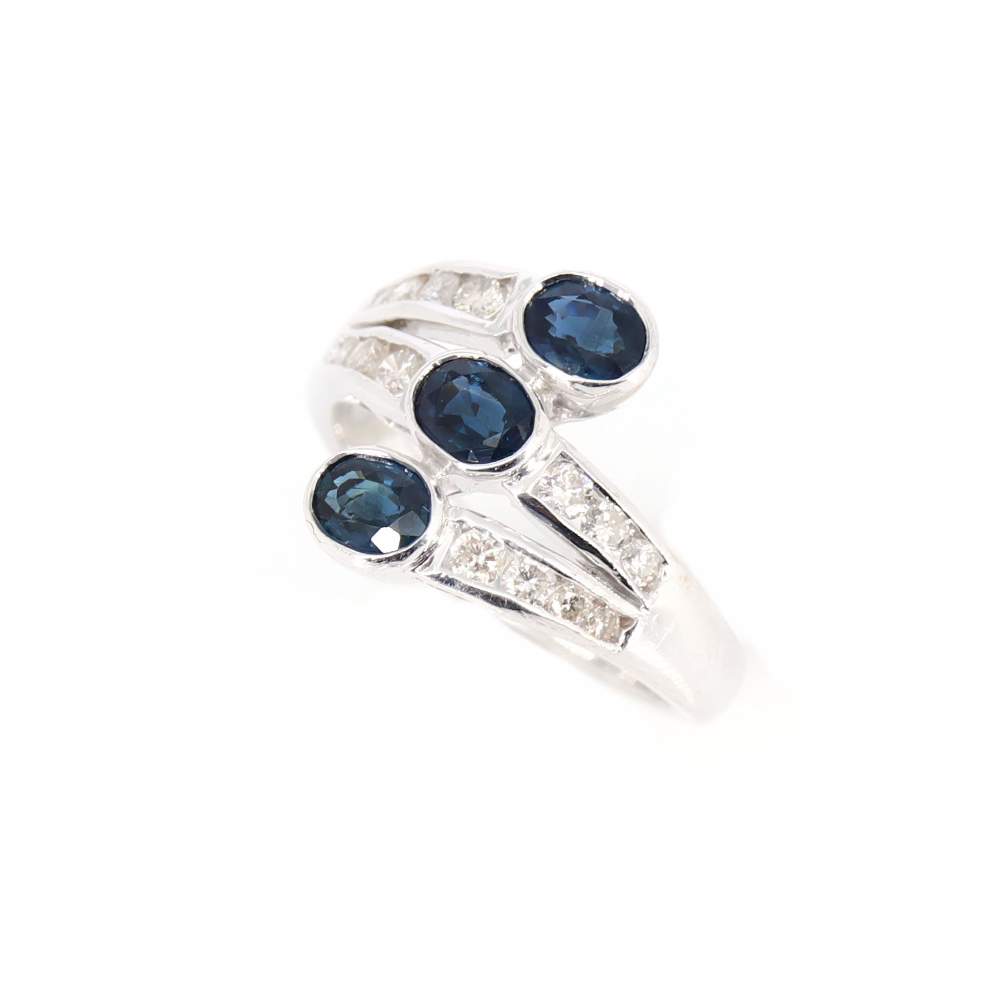 White Ring 18K Gold