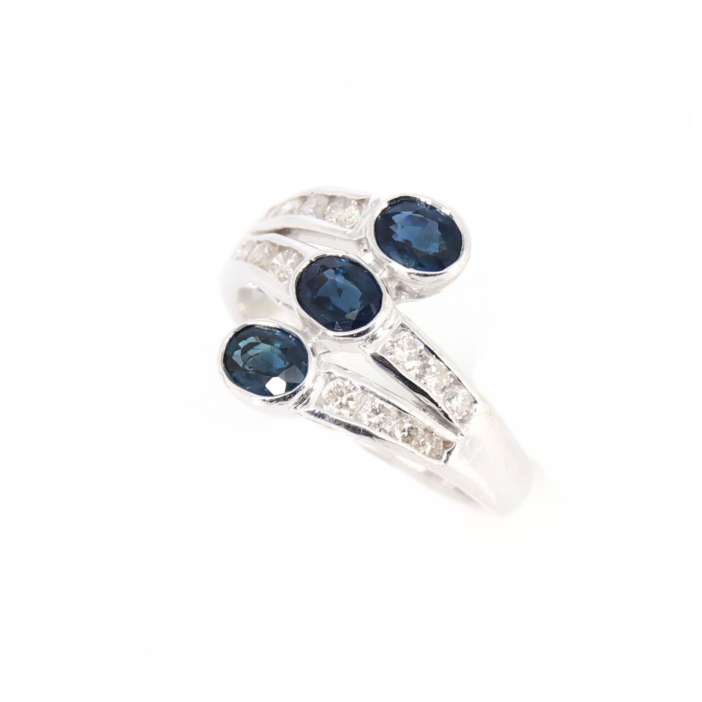 White Ring 18K Gold