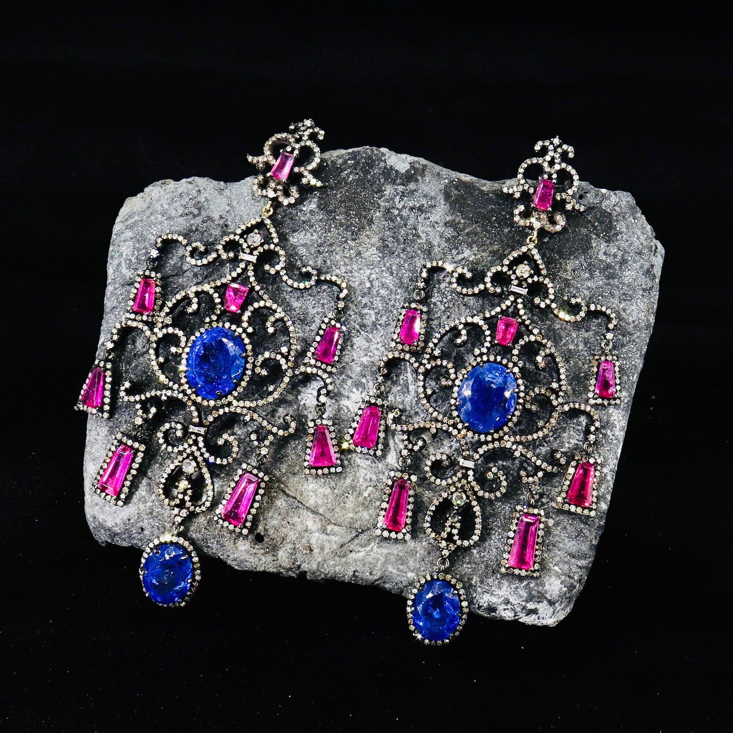 Unique Design Tanzanite Earring